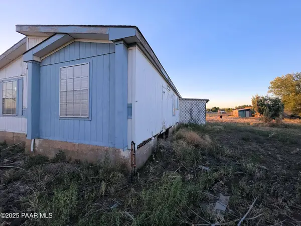 24055 N State Route 89, Paulden, AZ 86334