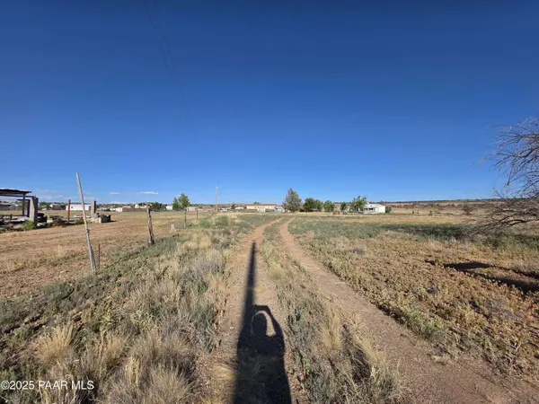 24055 N State Route 89, Paulden, AZ 86334