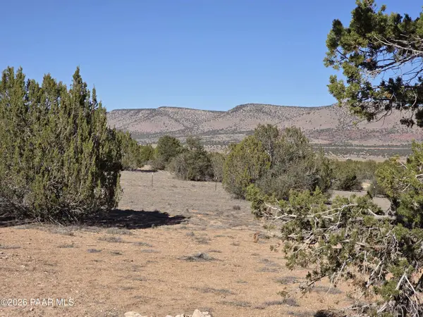 53302 Shadow Mountain Pkwy, Seligman, AZ 86337