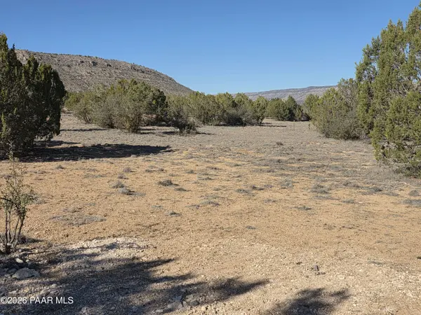 53302 Shadow Mountain Pkwy, Seligman, AZ 86337