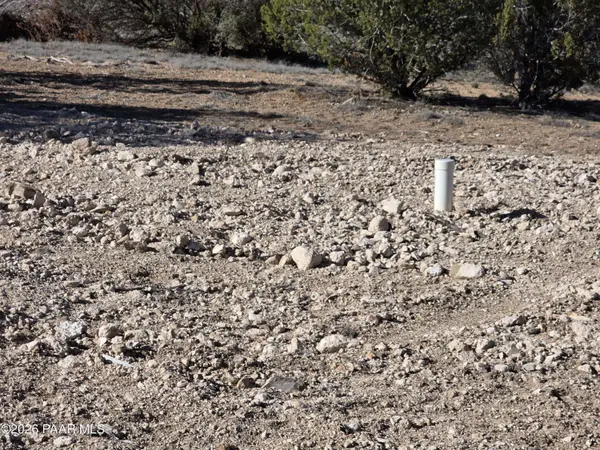 53302 Shadow Mountain Pkwy, Seligman, AZ 86337