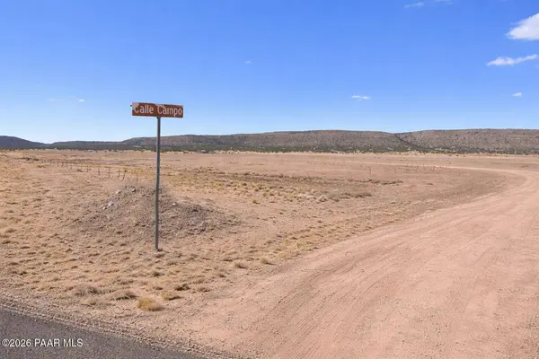 000 Fort Rock RD, Seligman, AZ 86337