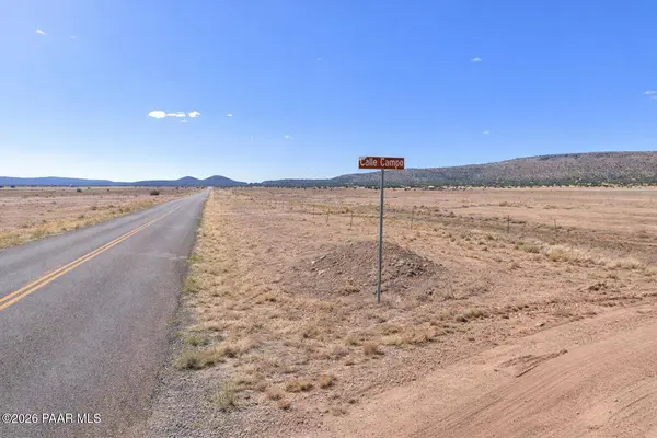 000 Fort Rock RD, Seligman, AZ 86337