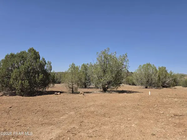 000 Elk LN, Seligman, AZ 86337