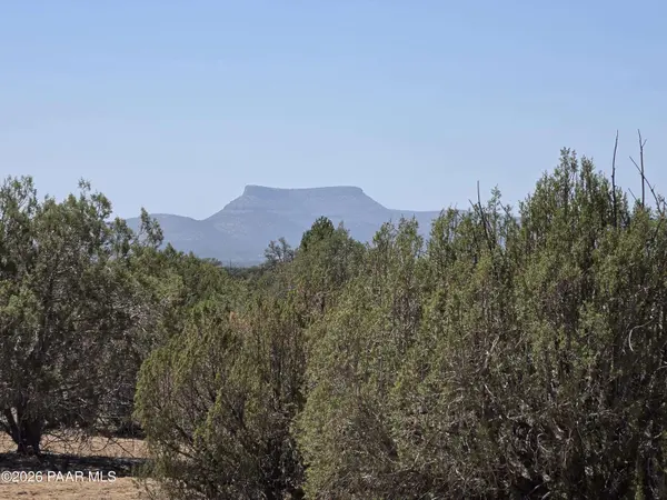 000 Elk LN, Seligman, AZ 86337