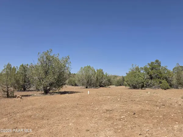 000 Elk LN, Seligman, AZ 86337