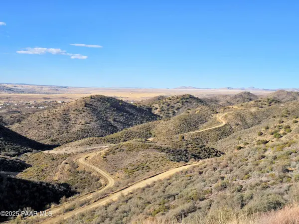 000 E White DR, Dewey-humboldt, AZ 86327