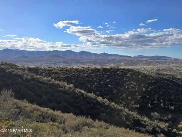000 E White DR, Dewey-humboldt, AZ 86327
