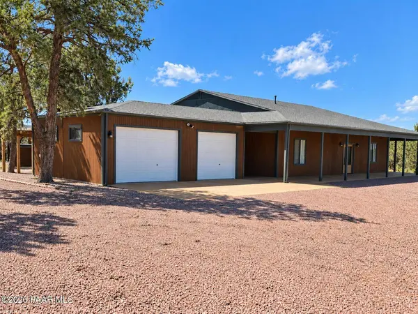 33425 W Cowboy Clint WAY, Seligman, AZ 86337