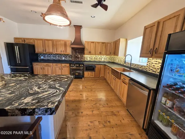 33425 W Cowboy Clint WAY, Seligman, AZ 86337