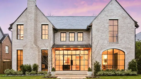 Luxury Homes in Brighton, MI: What Makes a Home Truly Exceptional?,Pat Lotz