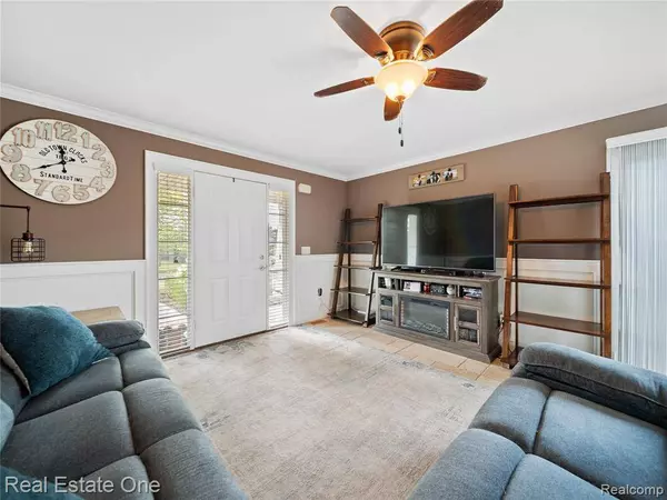 1604 White Blossom Lane, Oceola Twp, MI 48843