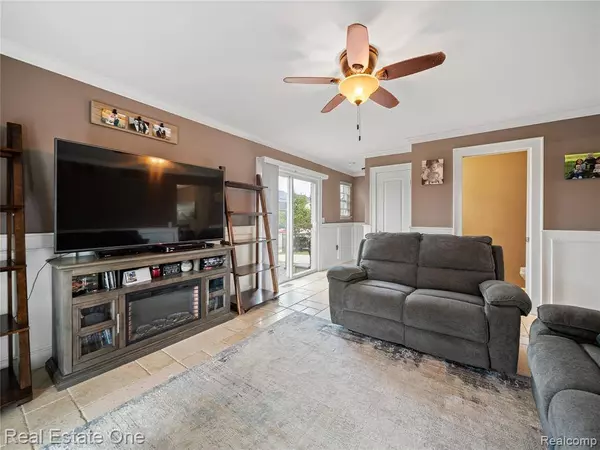 1604 White Blossom Lane, Oceola Twp, MI 48843