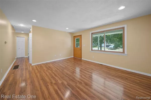 330 Harvard Drive, Oceola Twp, MI 48843