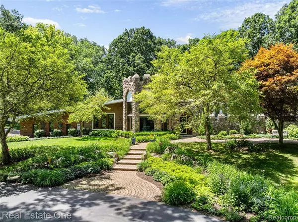 5336 Kensington Road, Brighton Twp, MI 48114