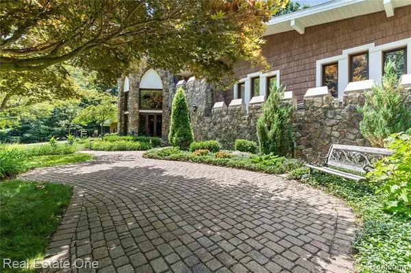 5336 Kensington Road, Brighton Twp, MI 48114