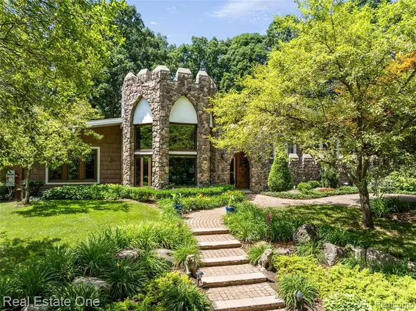 5336 Kensington Road, Brighton Twp, MI 48114