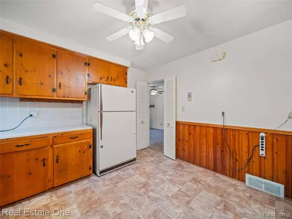 8157 Gary Avenue, Westland, MI 48185