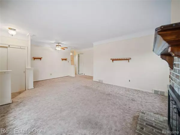 8157 Gary Avenue, Westland, MI 48185