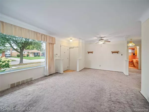 8157 Gary Avenue, Westland, MI 48185