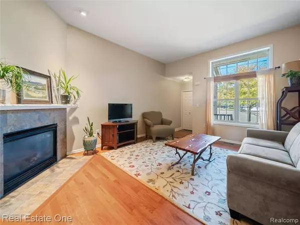 122 Pondview Court, Brighton, MI 48116