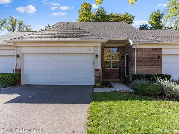 122 Pondview Court, Brighton, MI 48116