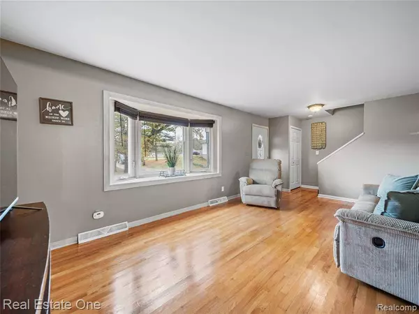 8789 Fieldcrest Drive, Green Oak Twp, MI 48116