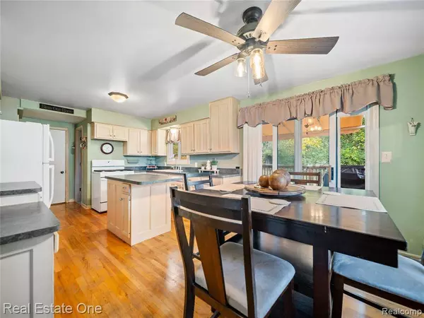 8789 Fieldcrest Drive, Green Oak Twp, MI 48116