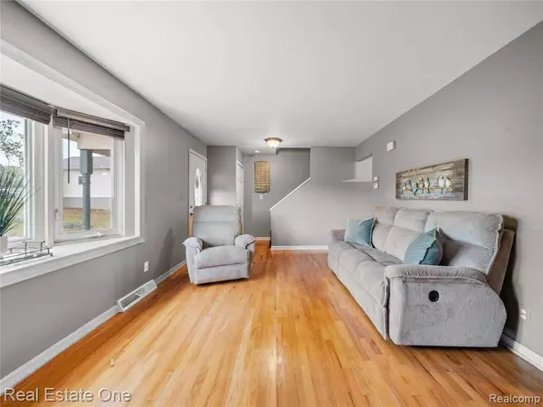 8789 Fieldcrest Drive, Green Oak Twp, MI 48116