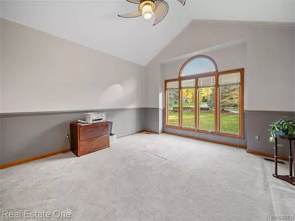 2044 Pine Hollow Trail, Brighton Twp, MI 48114