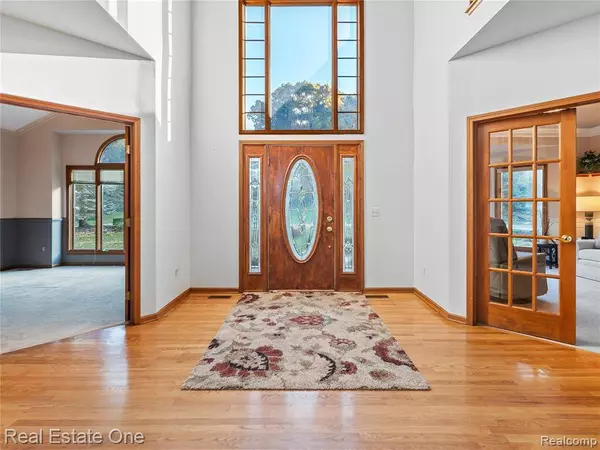 2044 Pine Hollow Trail, Brighton Twp, MI 48114