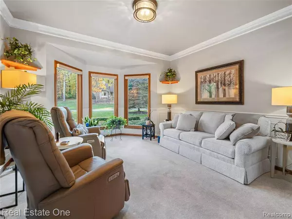 2044 Pine Hollow Trail, Brighton Twp, MI 48114