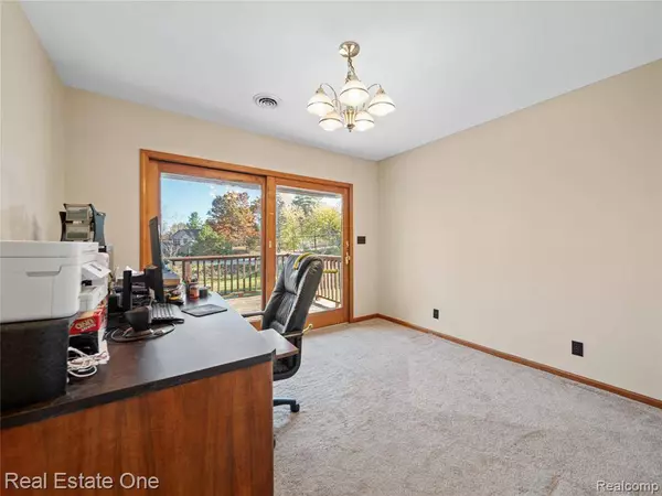 9755 Annabelle Court, Green Oak Twp, MI 48178