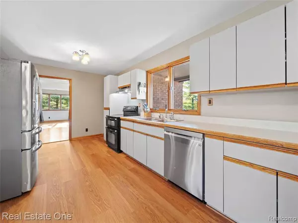 9755 Annabelle Court, Green Oak Twp, MI 48178