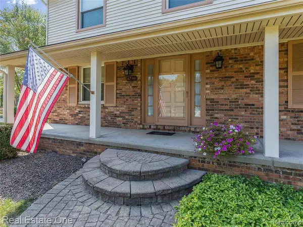 4798 Kenicott Trail, Brighton Twp, MI 48114