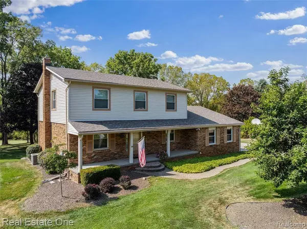 4798 Kenicott Trail, Brighton Twp, MI 48114