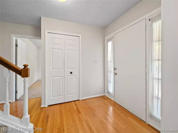 4798 Kenicott Trail, Brighton Twp, MI 48114