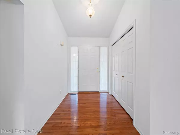 4203 Pond RUN, Canton, MI 48188