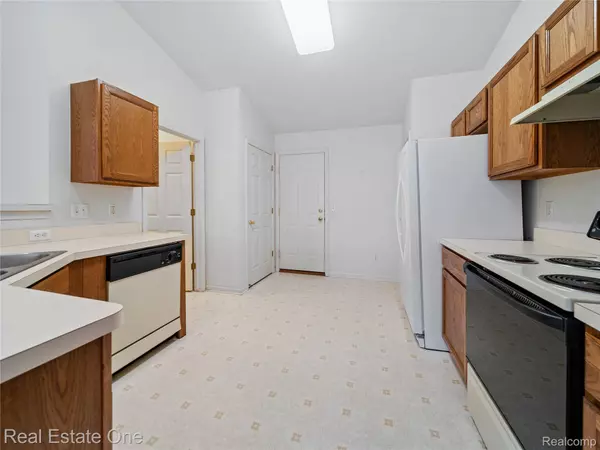 4203 Pond RUN, Canton, MI 48188