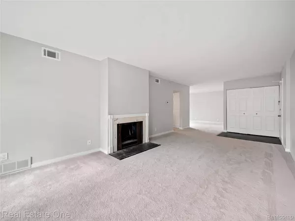 2124 Pauline BLVD, Ann Arbor, MI 48103