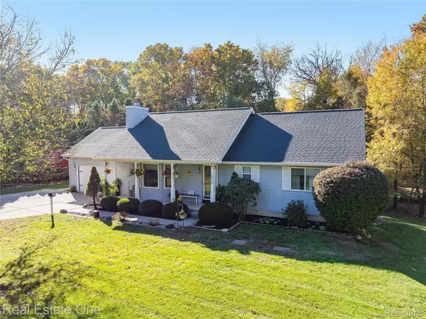 10589 Home Shore DR, Pinckney, MI 48169