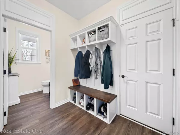 2560 Buckhead DR, Brighton, MI 48114