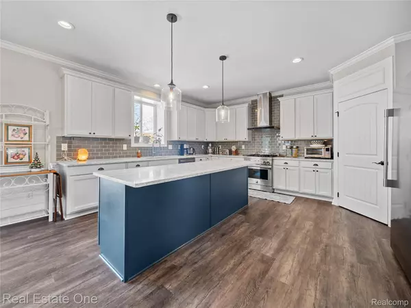 2560 Buckhead DR, Brighton, MI 48114