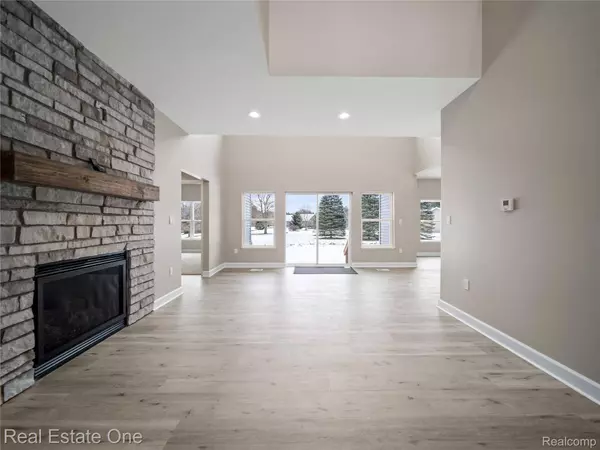 8527 Mystic Pines CT, Pinckney, MI 48169