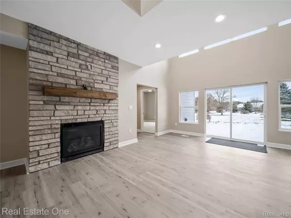 8527 Mystic Pines CT, Pinckney, MI 48169