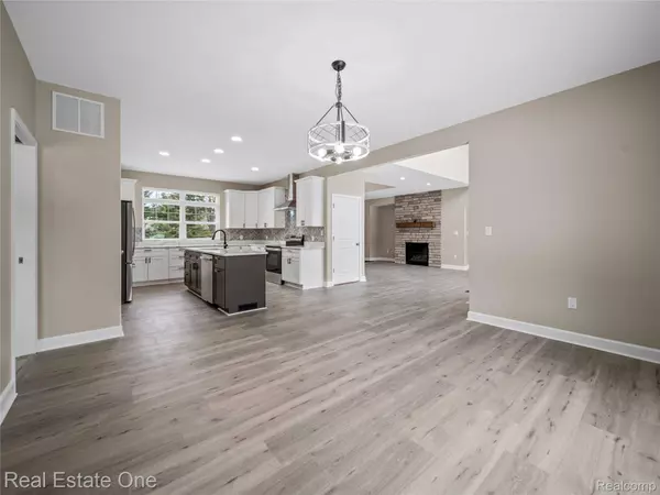 8527 Mystic Pines CT, Pinckney, MI 48169