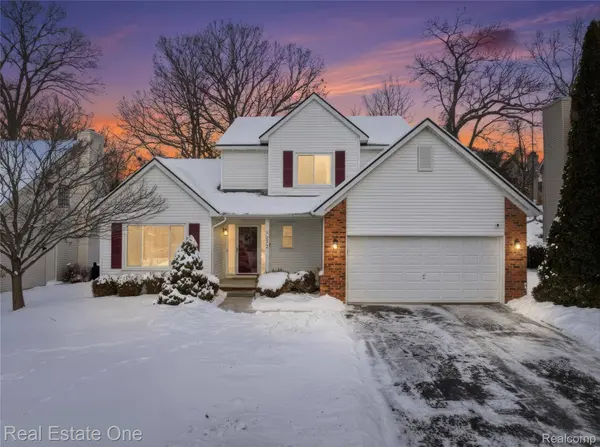 1013 Peppergrove DR, Brighton, MI 48116