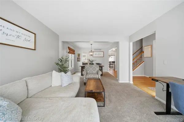 1013 Peppergrove DR, Brighton, MI 48116