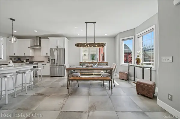 3616 Bay Harbor DR, Brighton, MI 48114