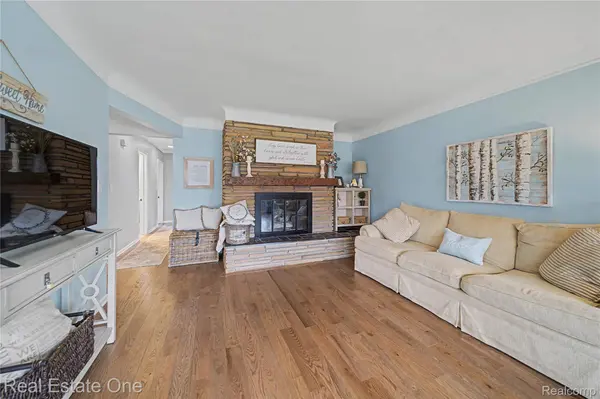 5388 Daniel DR, Brighton Township, MI 48114